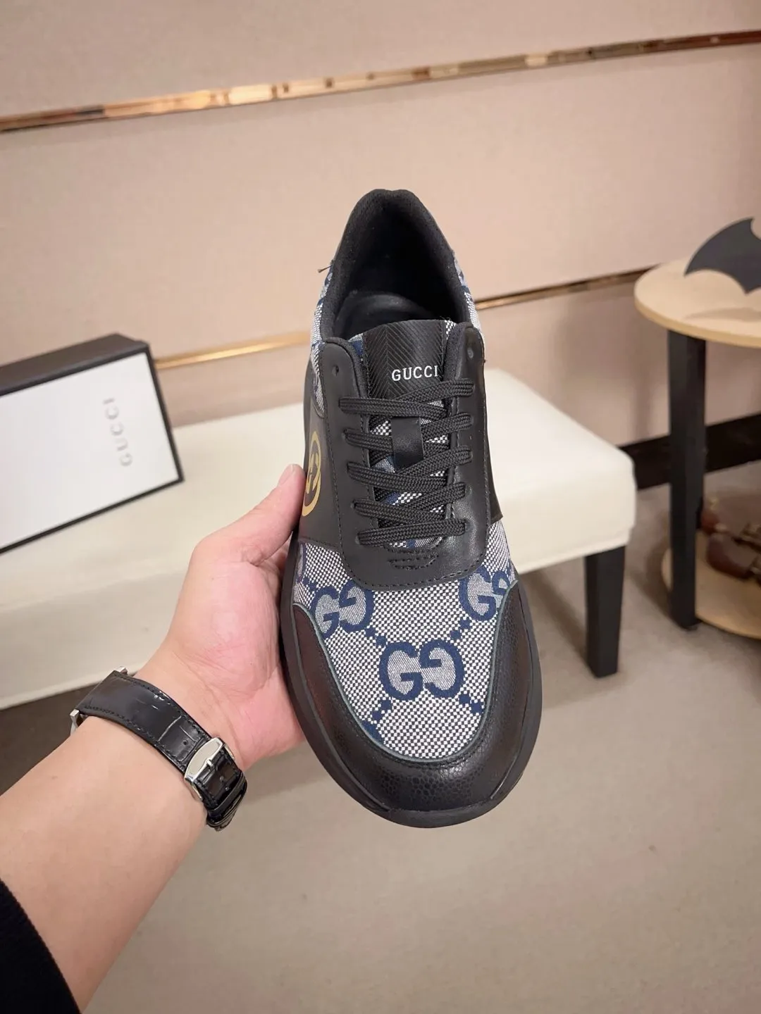 Men's men's shoes💰 462💰🇮🇹🇮🇹GUCCI🔍🔍new models are on sale at the same time at the counter. The uppers🇮🇹 are made of top-grain cowhide imported from Italy. Fully imported genuine leather lining 💪💪, completely 1⃣️ to 1⃣️ replica 🇮🇹💪💪, ⚠ sole: original sole provided by the original factory, exclusive movable molded sole super comfortable, ⚠ original factory follow-up, 🔍🔍 high quality, you can go in and out of the counter at will, welcome to compare⚠. Code number:38-44